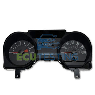 N° OEM: 6110348 / 7R3V10849AC / 7R3V-10849-AC / 7R3310849CA / 7R33-10849-CA / 5R3310849DC / 5R33-10849-DC / 5R3310849CB / 5R33-10849-CB / 6R3310849ED / 6R33-10849-ED - Ford MUSTANG - Quadro strumenti integrato nel cruscotto