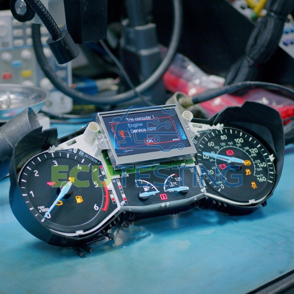 Riparazione del quadro strumenti integrato nel cruscotto della Ford Focus